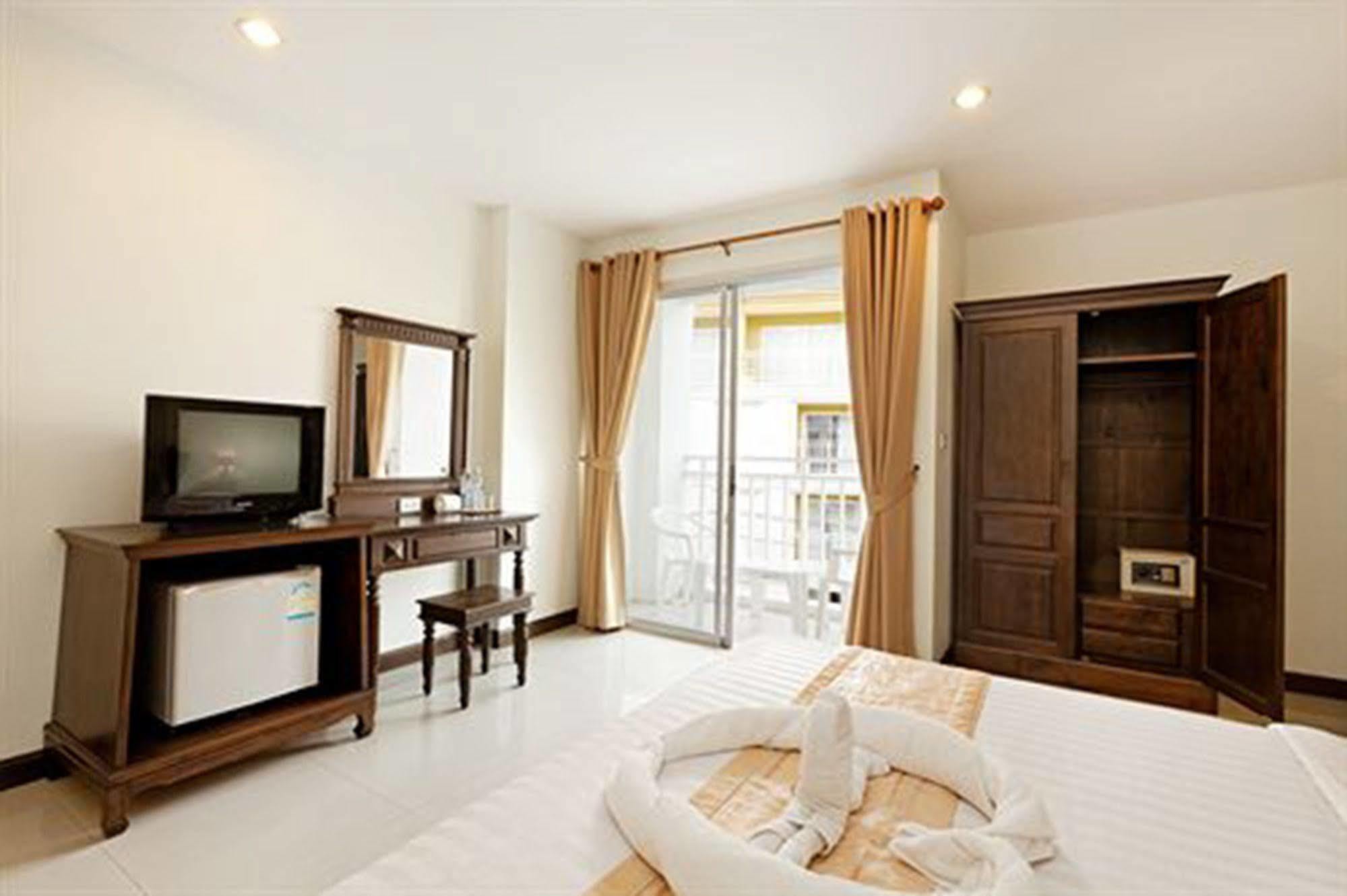 Garden Phuket Hotel Patong Exterior photo