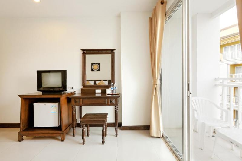 Garden Phuket Hotel Patong Exterior photo